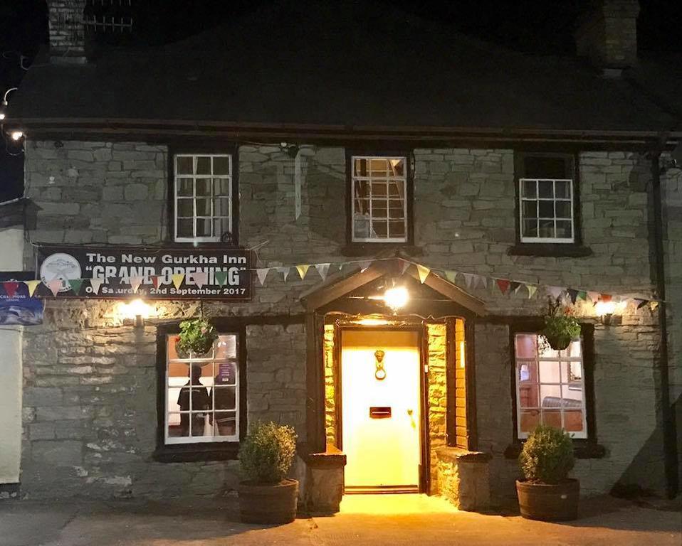 New Gurkha Inn Brecon Extérieur photo