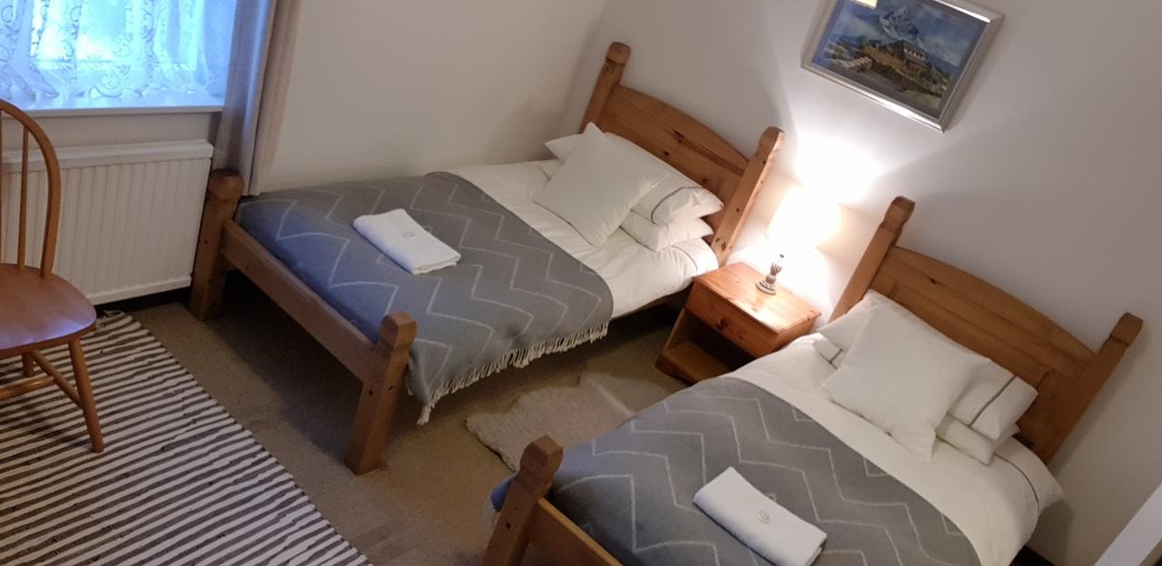 New Gurkha Inn Brecon Extérieur photo